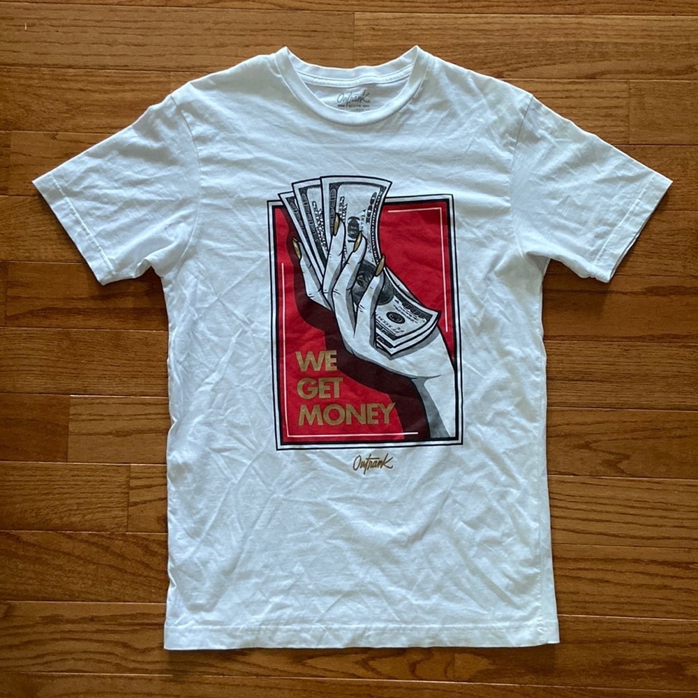 Mens Graphic T-shirt size medium